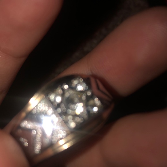 Diamond Ring - Picture 2 of 5